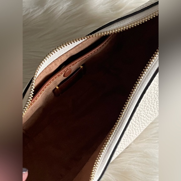 CC439 - Coach Luna Shoulder Bag - Picture 11 of 13